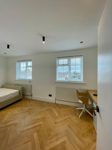 1 bedroom in a house share to rent - Photo 4