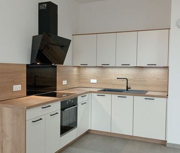 Appartement 4 pièces 93m2 REIMS 1 144 euros - Photo 3