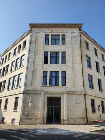 Location Appartement 1 pièce 29m² LA ROCHELLE 17000 - Photo 4