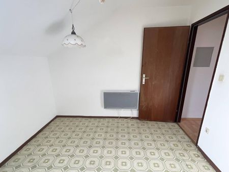 Gemütliche Dachgeschosswohnung mit Küche - Photo 3