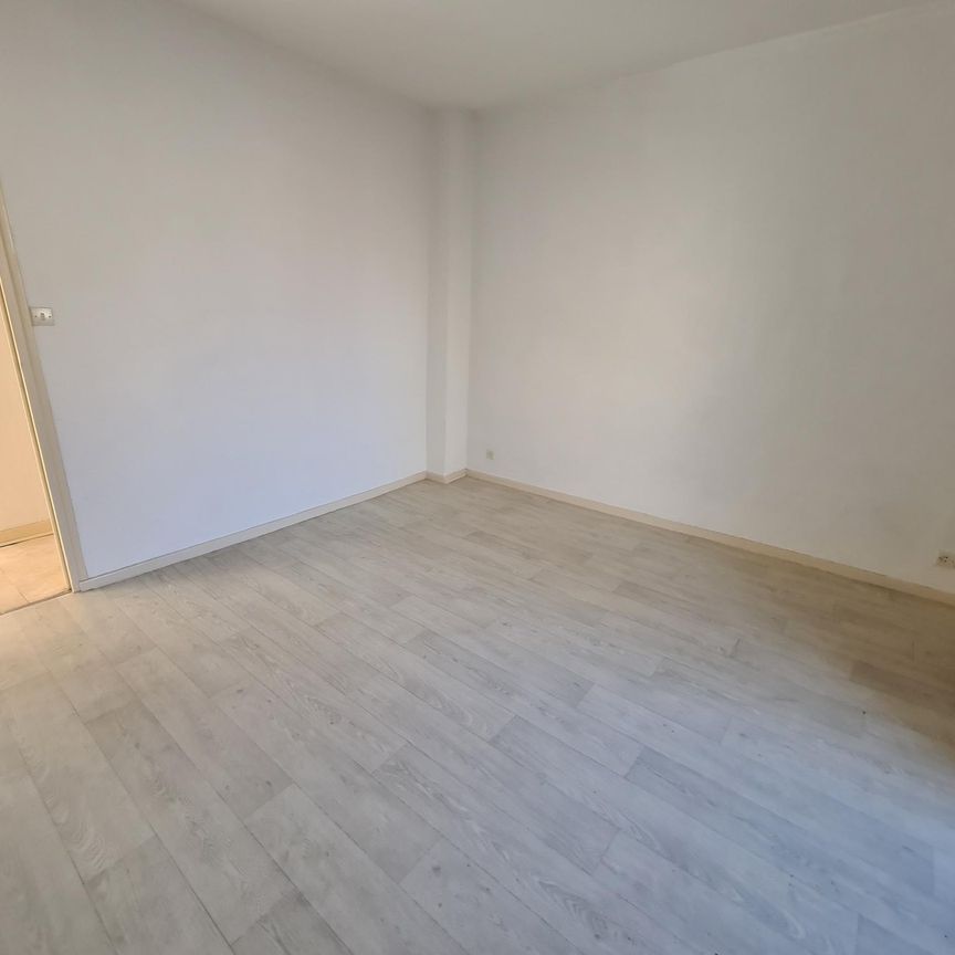Location Appartement 2 pièces 45m² LE CREUSOT 71200 - Photo 1