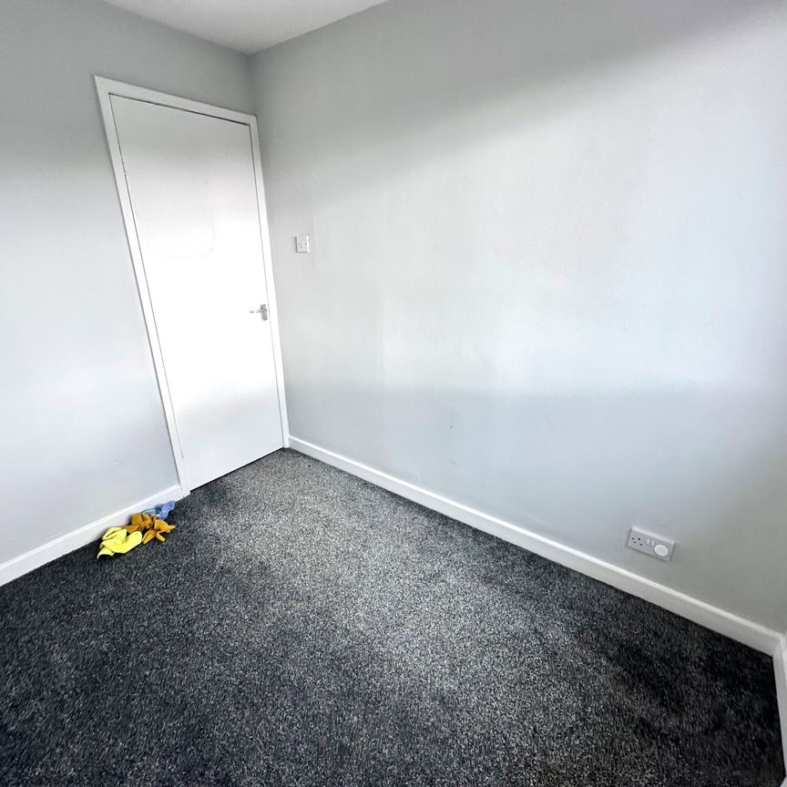 Prenton Village Road, Prenton - Photo 1