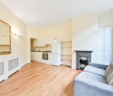 1 bedroom mews to rent - Photo 1