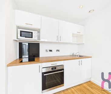 Studio to rent - Photo 3