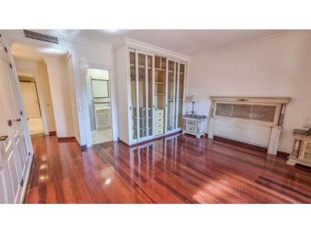 2 room luxury Flat for rent in Marbella, Spain - Photo 3