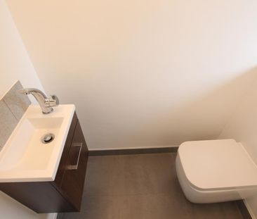 3 bedroom semi-detached house to rent - Photo 6