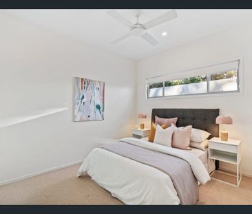 Stunning Townhome in Prime Annerley - Photo 4