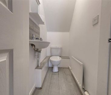 3 bedroom semi-detached house to rent - Photo 6