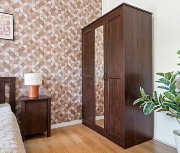 Avenida de Sidónio Pais, Lisbon, Lisbon 1050-215 - Photo 5