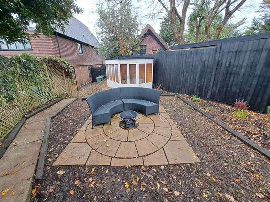 Buck Lane, London, NW9 - Photo 1