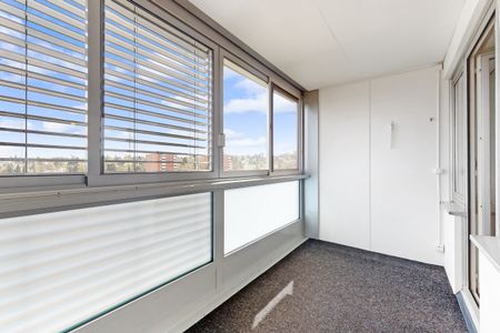 Grosszügige, lichtdurchflutete Wohnung an zentraler Lage - Foto 2