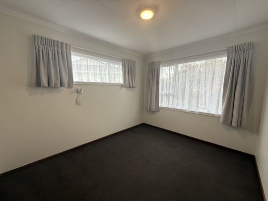 Spacious 3-Bedroom Home for Rent in Saint Kilda - Photo 1