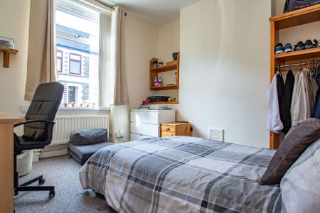 Great 6 bedroom house for busy students - Photo 2