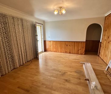 BEAUTIFUL THREE BEDROOM HOME READY TO MOVE IN! - Photo 3