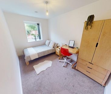 3 bedroom ground floor flat to rent - Photo 2