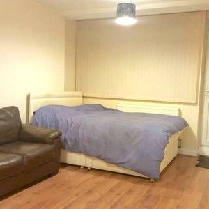 Dane Road, Ashford, TW15 - Photo 2