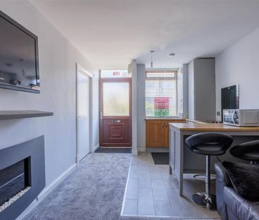 Studio to rent - Photo 6