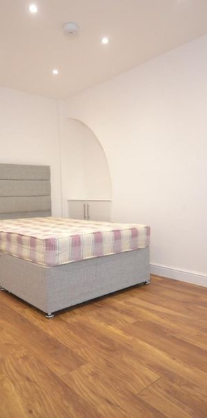 Oxford Road, Reading, Berkshire - Photo 1