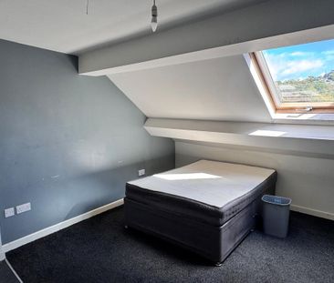 1 bedroom in a house share to rent - Photo 3