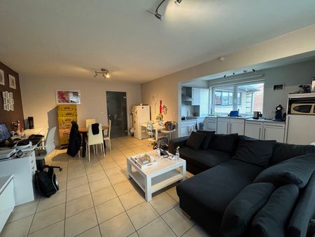 Gunstig gelegen appartement met 2 slaapkamers en staanplaats - Photo 5