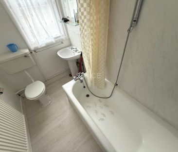 Brunswick Hill, Reading - Photo 4