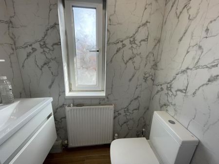 5 bedroom flat to rent - Photo 4