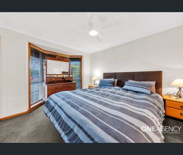 Stylish Family Home in Prime Altona Green Location - Photo 3