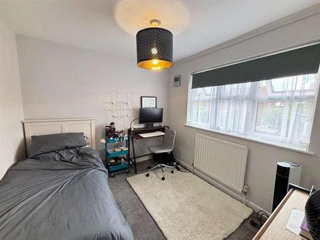 Woodbury Grove, Solihull, West Midlands, B91 - Photo 4