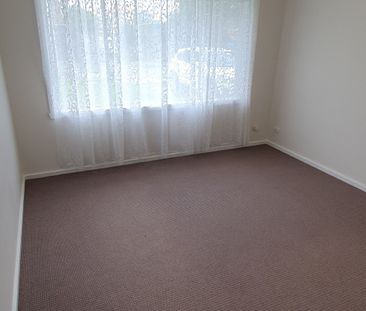 3 Mead Court, Oakleigh VIC 3166 - House For Rent | Domain - Photo 5