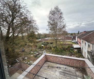 Goed gelegen appartement met 2 slaapkamers, terras en autostaanplaa... - Photo 3