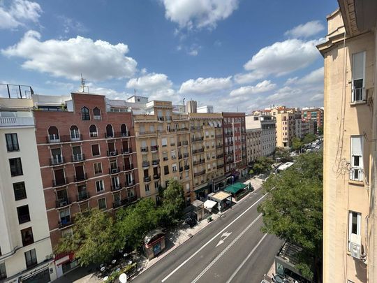 3 room luxury Flat for rent in Madrid, Spain - Photo 1