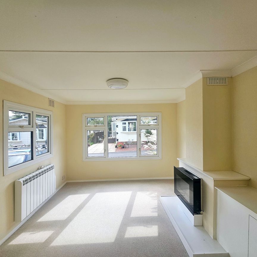 Canada Road, Romsey, West Wellow - Photo 1