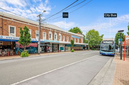 Two bedroom Apartment in the heart of Crows Nest. - Photo 5