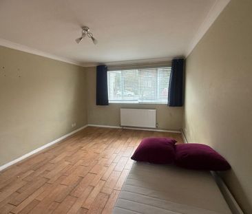 Station Road, New Barnet, London - Photo 1