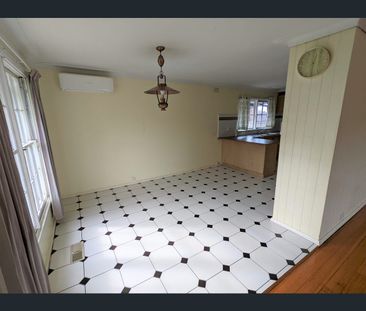 30 Clunies Ross Crescent, Mulgrave, Vic 3170 - Photo 1