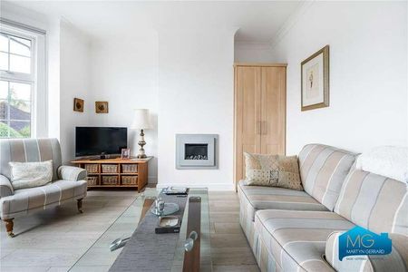 Chalet Estate, Hammers Lane, London, NW7 - Photo 2