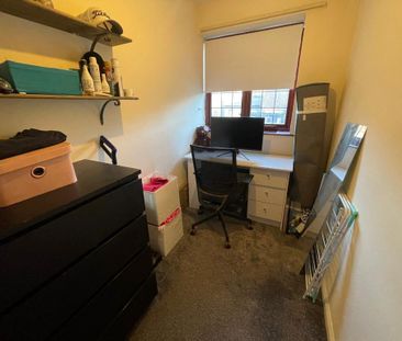 2 bedroom end of terrace house to rent - Photo 5