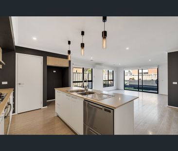 15 Bedford Way, Mickleham, Vic 3064 - Photo 1