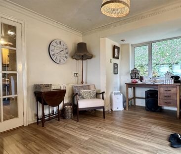 3 bedroom apartment to rent - Photo 2