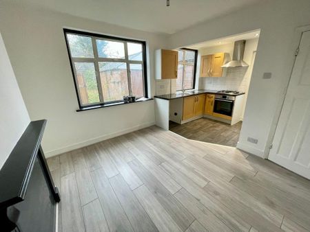 3 bedroom semi-detached house to rent - Photo 2