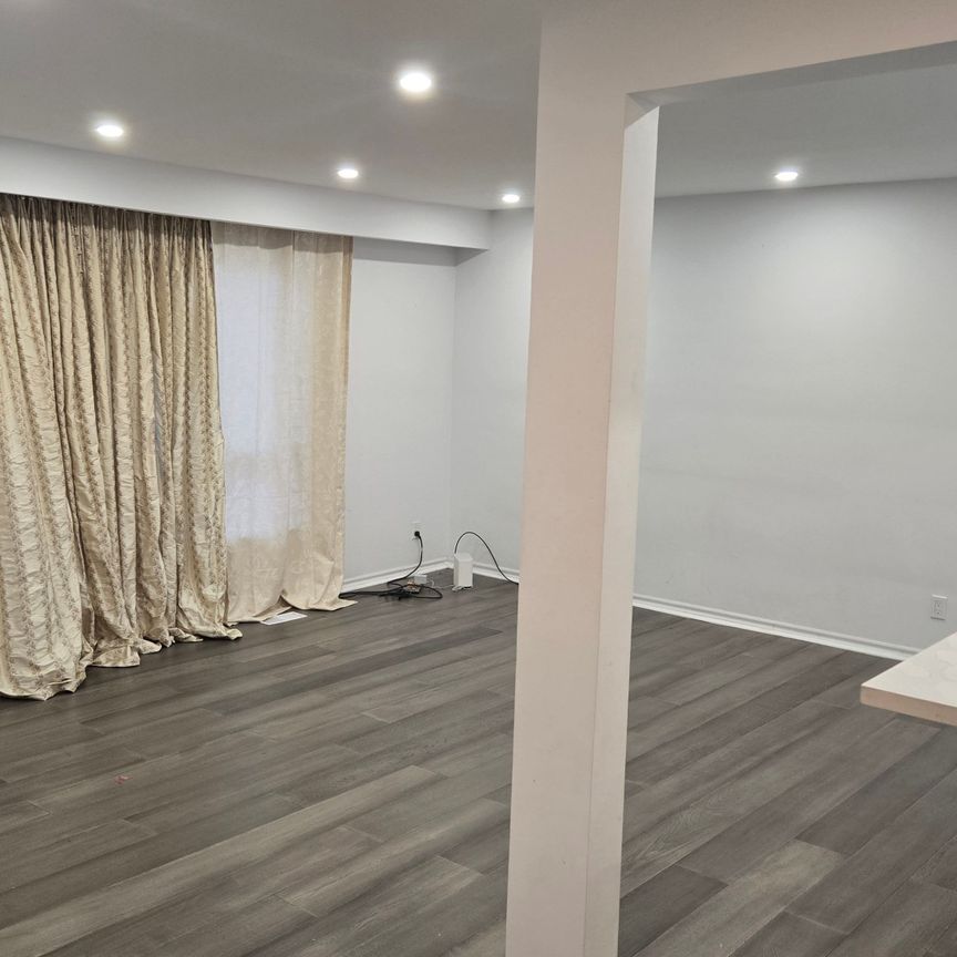 For Lease - 55 Bishop Avenue Unit# Main, Toronto, Ontario - Photo 1
