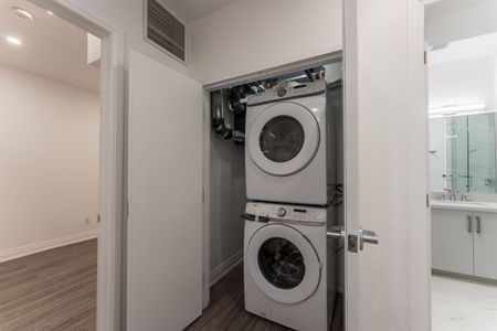For Lease - 475 Queen Street Unit# 202, Toronto, Ontario - Photo 3