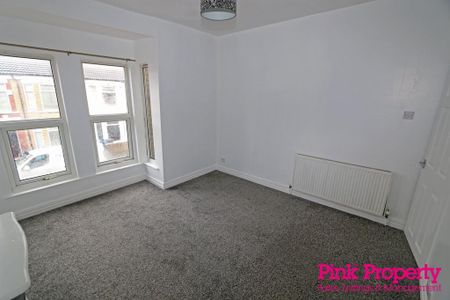 2 bedroom terraced house to rent - Photo 4