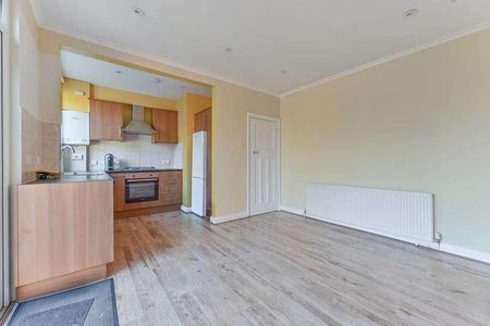 Kingsway, Motspur, KT3 - Photo 3