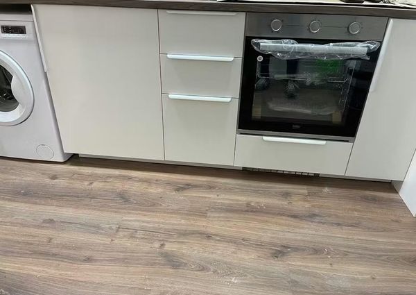 Plaça de Pep Ventura, Badalona, Catalonia 08912