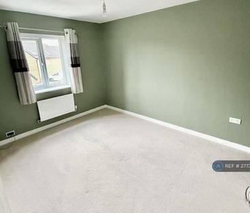 4 bedroom semi-detached house to rent - Photo 4