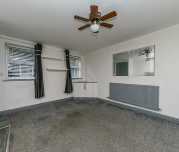 ALBERT STREET PUDSEY LEEDS LS28 8PY - Photo 2