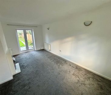 3 bedroom house to rent Knoll Crescent, Eastbourne, East Sussex, BN22 - Photo 2