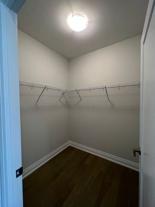 71 Wyndham Street South - Photo 1