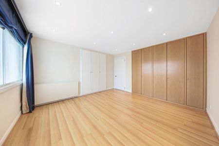 3 bedroom flat in 12 Queens Terrace - Photo 5